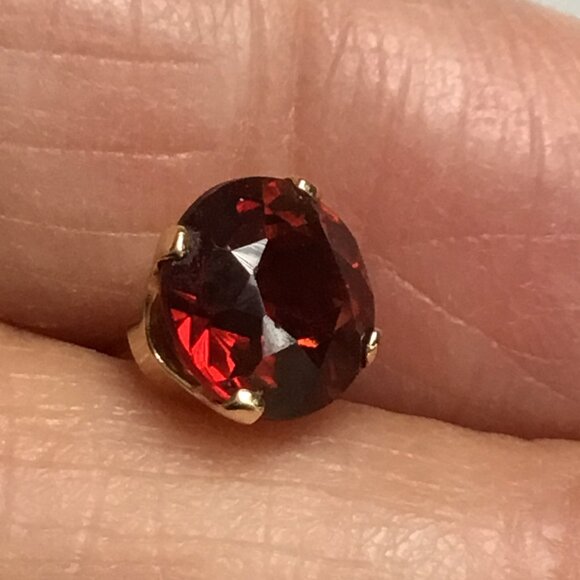 14K Gold Prong Set Red Stone Stud Pierced Earrings - Picture 11 of 12